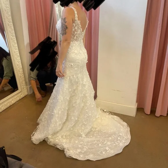 Floral Lace Bridal Gown - Picture 5 of 5